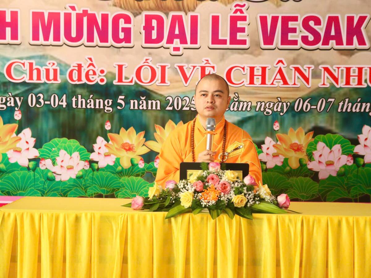 Đại đức Thích Thiền Như chia sẻ đề tài "Phật giáo và đạo đức trong thời đại công nghệ số"
