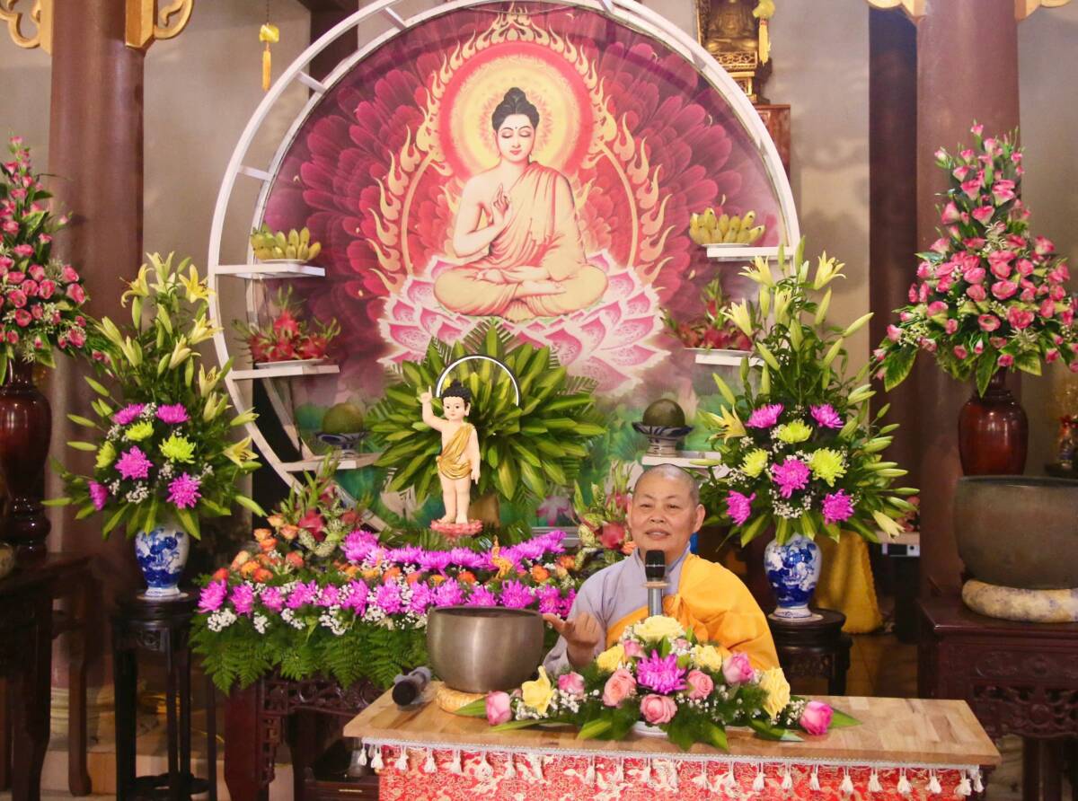 Sư cô Thích nữ Phương Hiếu chia sẻ đề tài " Ý nghĩa Đại lễ Vesak"