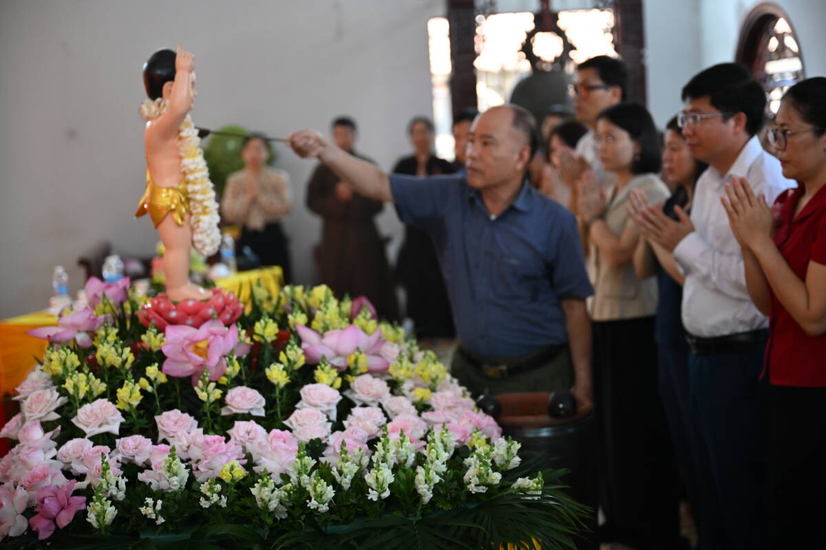 Chùa Gôi, xã Vụ Bản, trang nghiêm tổ chức lễ tắm Phật và khóa lễ quy y Tam bảo插图22