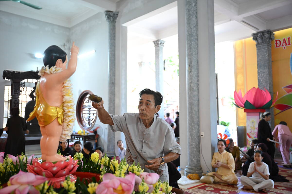 Chùa Gôi, xã Vụ Bản, trang nghiêm tổ chức lễ tắm Phật và khóa lễ quy y Tam bảo插图25